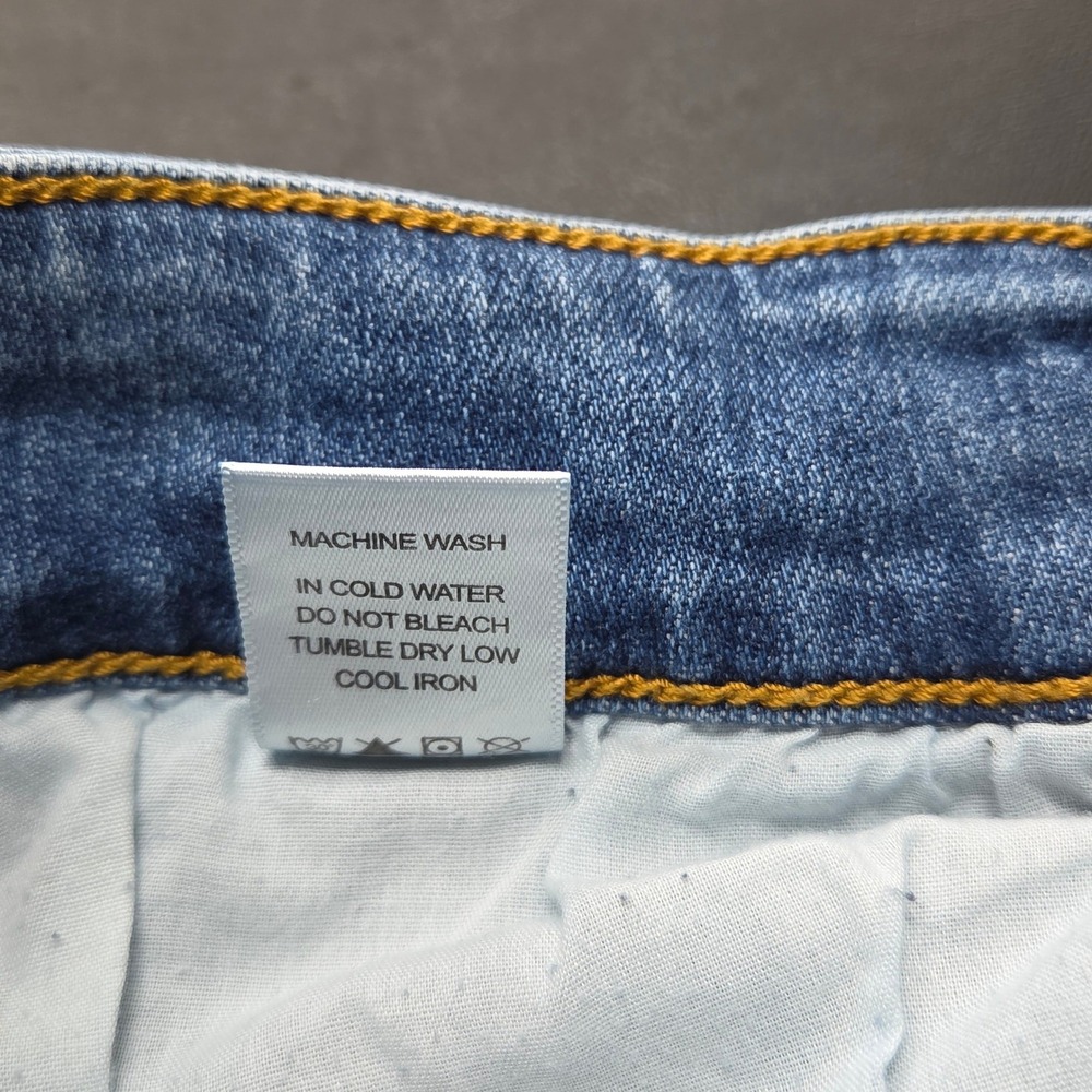 Judy Blue Capri Jeans Womens 14W Blue Excellent Distressed Frayed Hem Denim - Picture 8 of 12